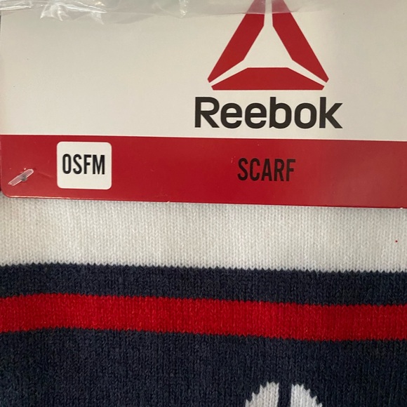 NWT Reebok Logo Fringe Scarf UNISEX RED/NAVY BLUE/WHITE WINTER TASSEL - Picture 2 of 3